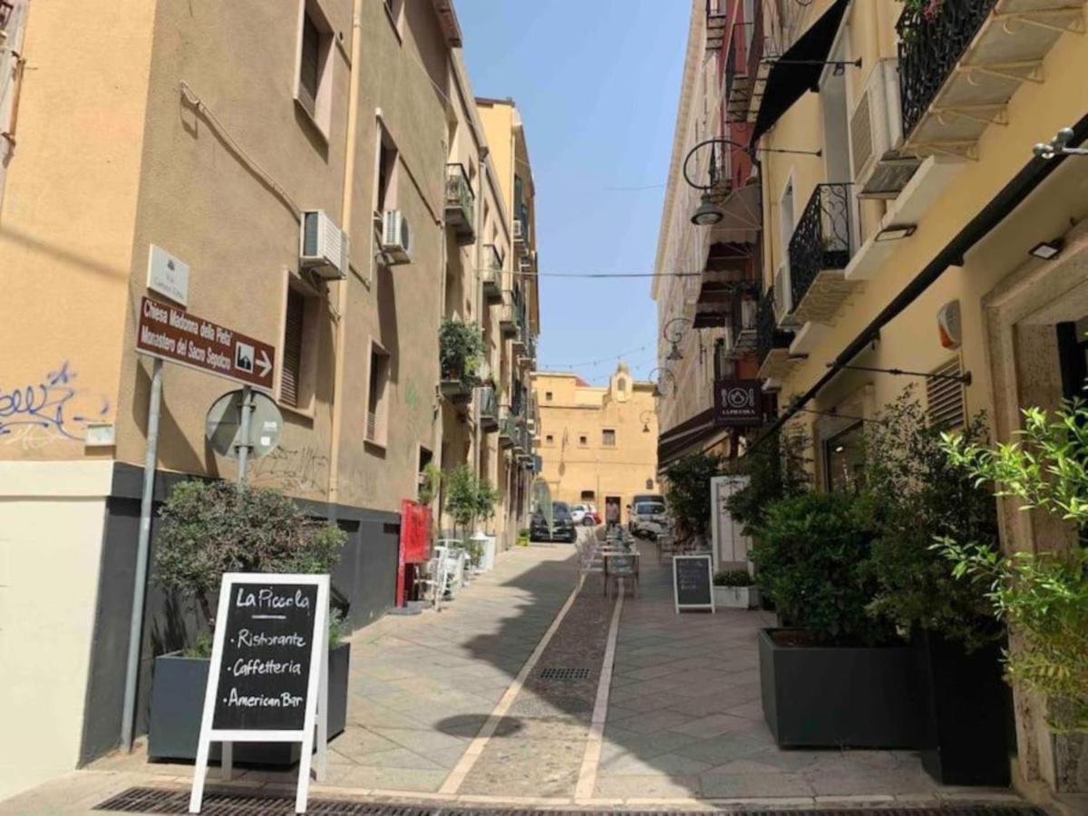 Appartamento Cagliari Centro Con Vista Sul Porto Екстер'єр фото