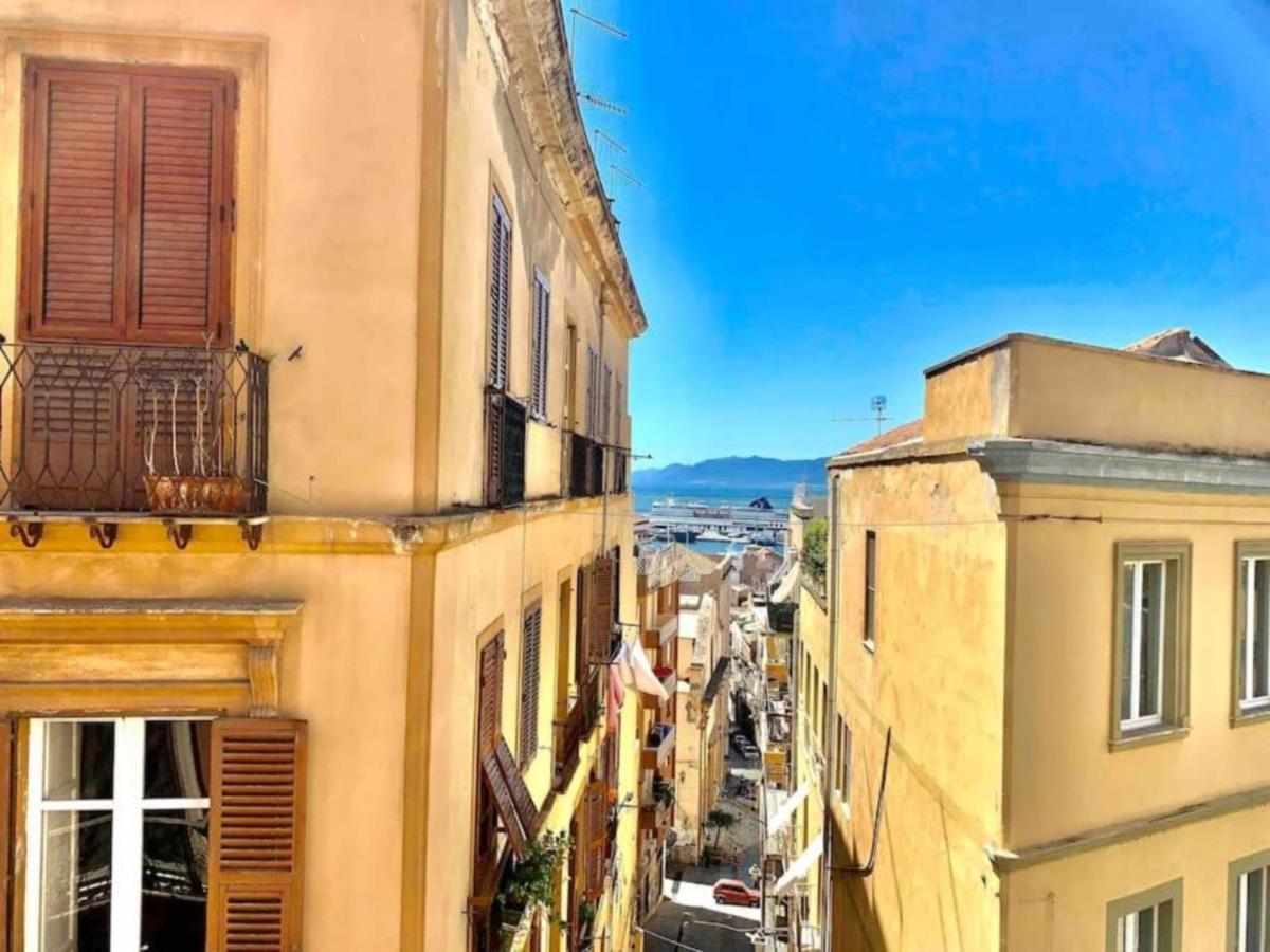 Appartamento Cagliari Centro Con Vista Sul Porto Екстер'єр фото