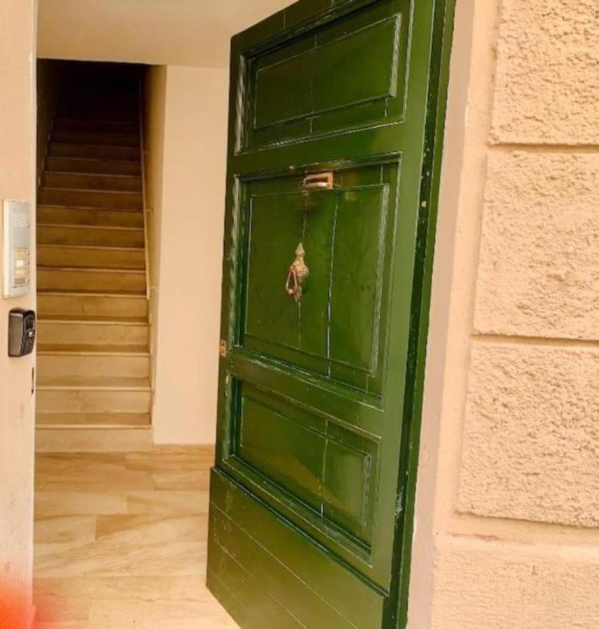 Appartamento Cagliari Centro Con Vista Sul Porto Екстер'єр фото